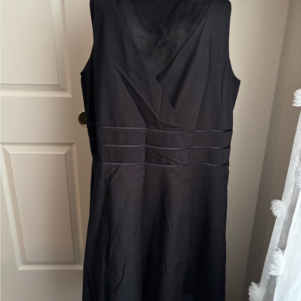 Elegant Black Sleeveless Dress
